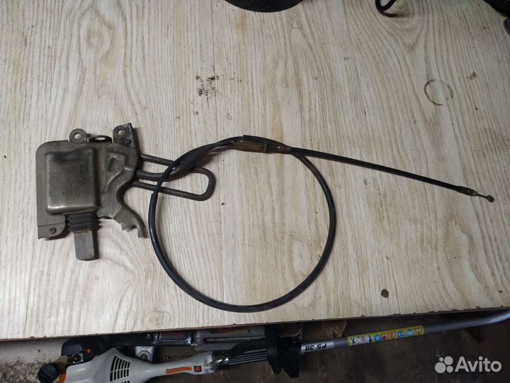 Блокиратор центральной подножки скутер