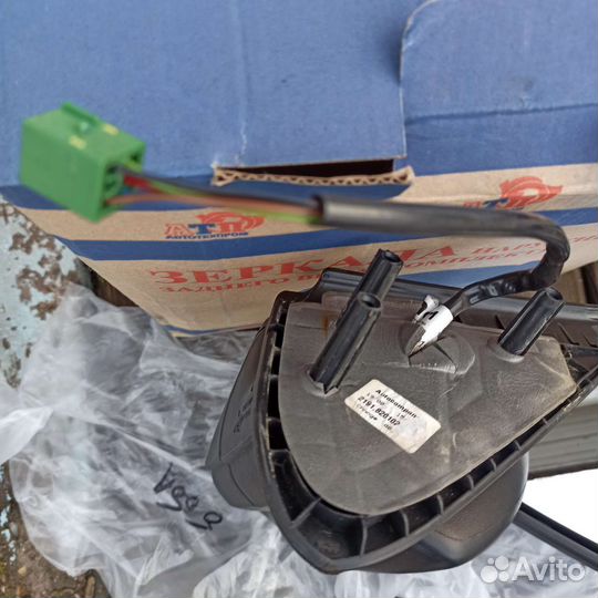 Автомобильное зеркало