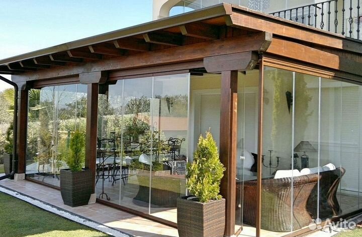 Безрамное раздвижное остекление