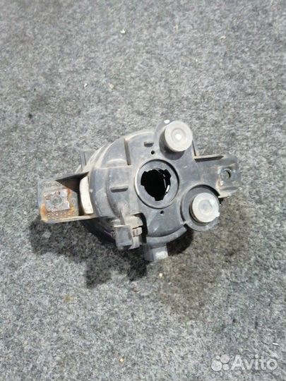 Фара противотуманная правая Nissan Elgrand E51