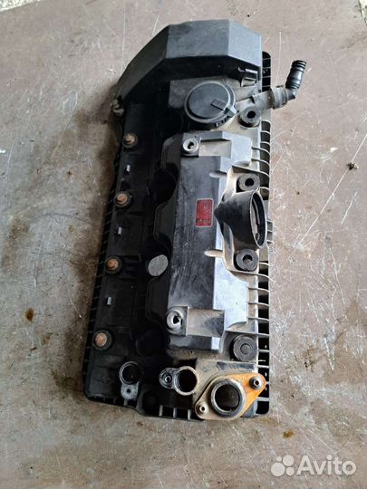 Крышка клапанов на BMW E65 E66
