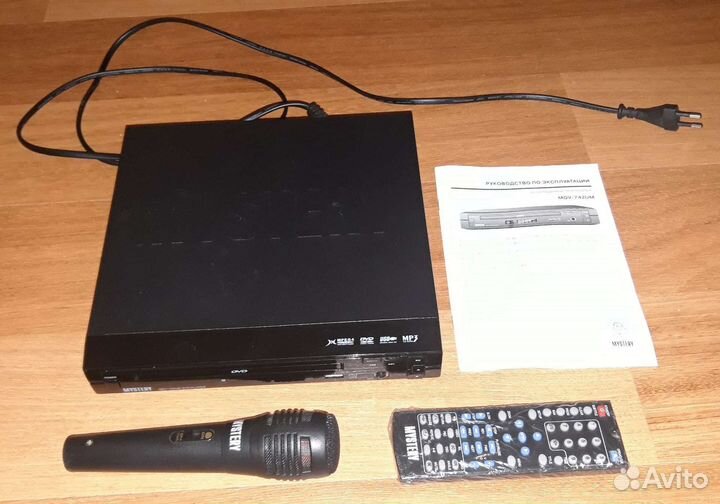 Многоформатный плеер Mistery MDV-742UM