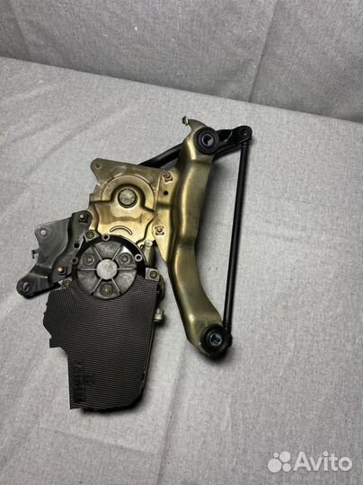 Механизм подъёма крышки багажника LexusLX 570