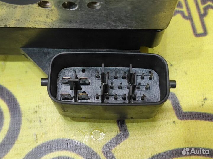 Блок ABS Toyota Camry ACV30 2AZ-FE 2004.05