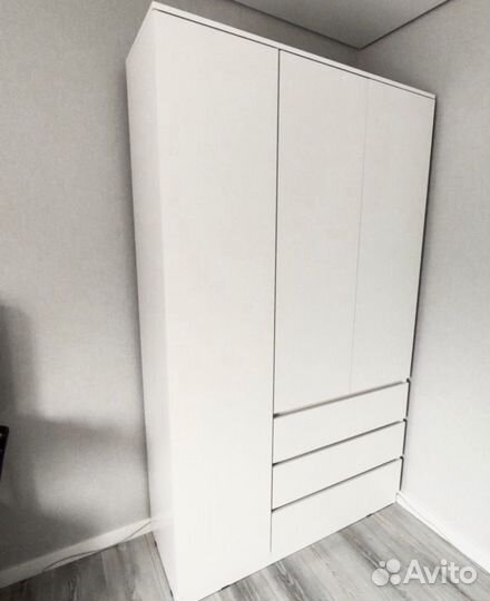 Шкаф новый белый 1.2 метра