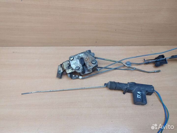 Замок двери передний левый, Mazda 626 GV GD