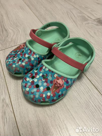 Сандали для девочки crocs 9 c (26 размер)