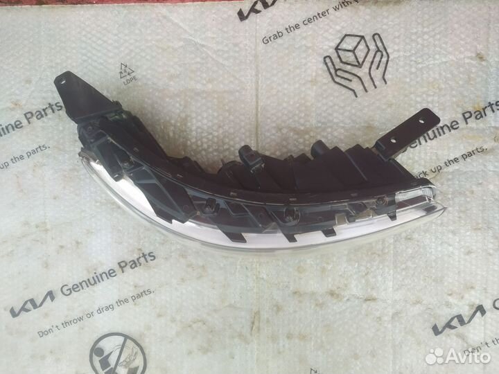 Фара правая дхо Kia Soul 3 Оригинал 92208K0100