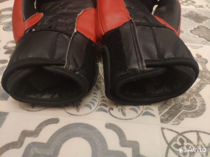 Боксерские перчатки 10 oz Everlast pro-star