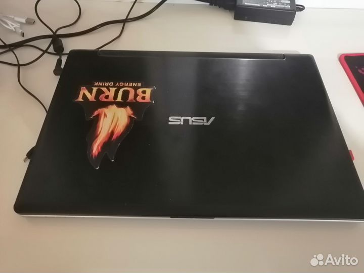 Ноутбук i3 Asus с сенсорным экраном