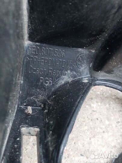 Skoda Octavia A7 кронштейн форсунки омывателя фар