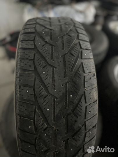 Tigar Ice 215/55 R17