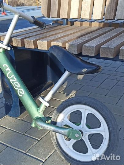 Cruzee беговел