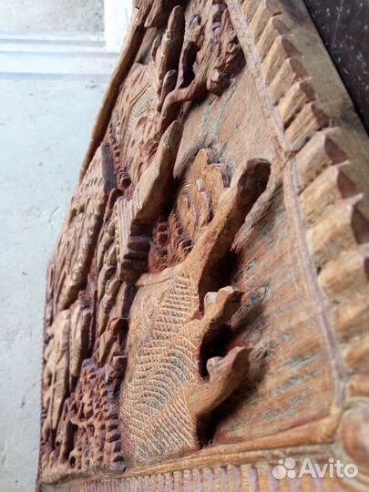 Резные картины из дерева