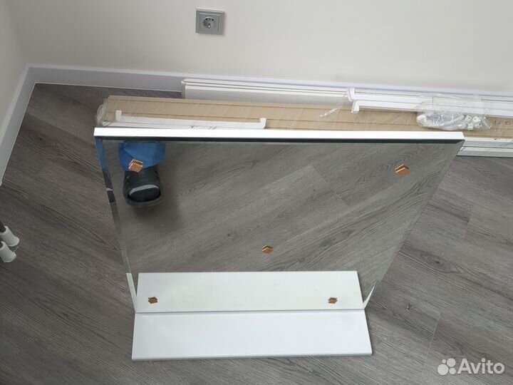 Раковина в ванную с тумбой и зеркалом