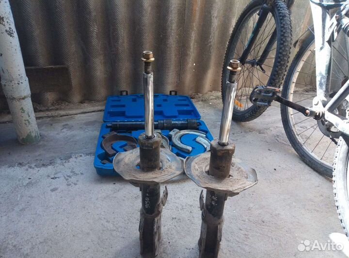 Стойки тойота авенсис