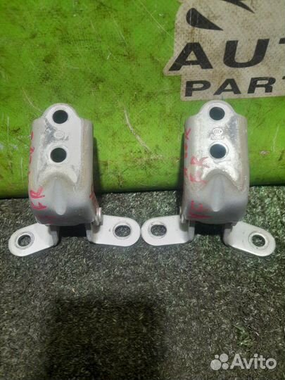 Петля двери hyundai sonata YF 2009 Перед. Прав. серебро