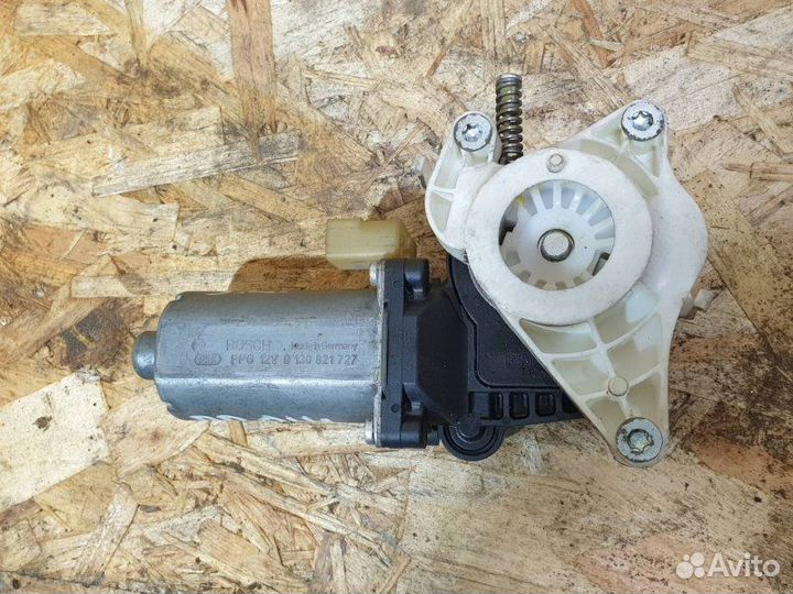 Моторчик стеклоподъемника задний левый Land Rover