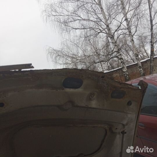 Капот на largus