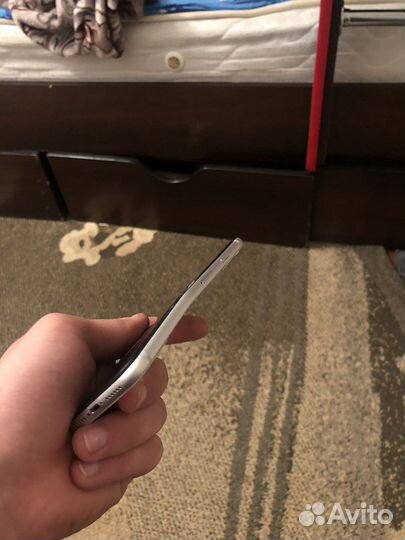 Телефон iPhone se 2020