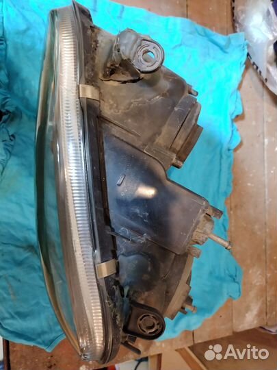 Продам фары для Тойота Раф4 1999 цена за обе