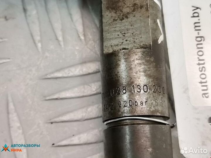 Форсунка Volkswagen Golf 3 1998 028130202Q