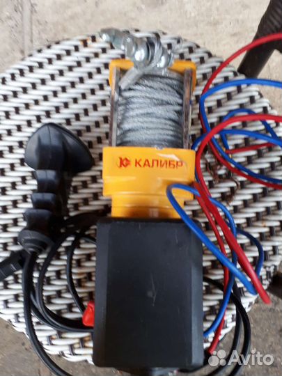 Лебедка электрическая автомобильная Новая