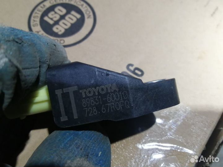 Датчик удара боковой Toyota LC200 Lexus LX570