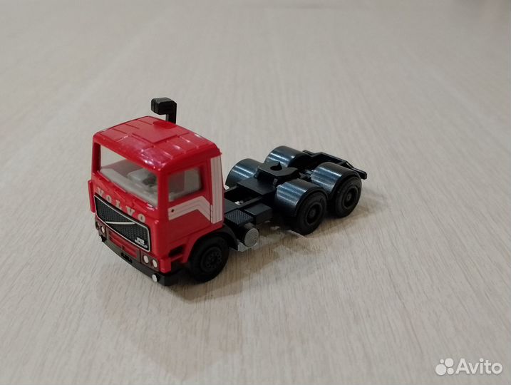 206) Тягач Volvo F12