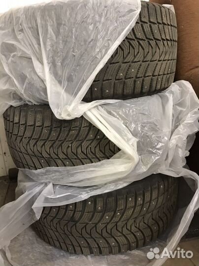 Michelin X-Ice North 3 255/35 R20