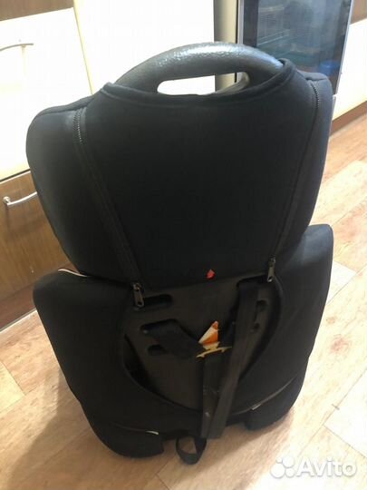 Автомобильное кресло