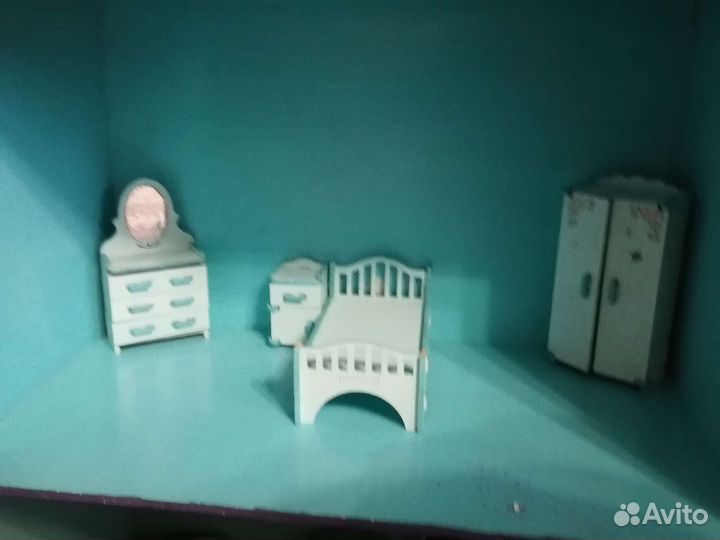 Кукольный домик с мебелью