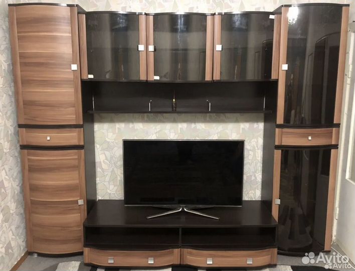 Стенка в гостиную