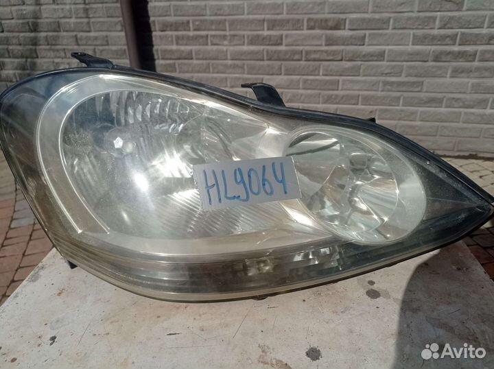Фара toyota ipsum ACM21