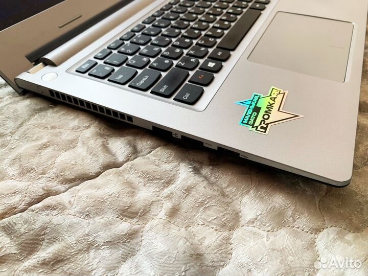 Ноутбук Lenovo 13.3 Intel Core i5 \ 8GB \ SSD