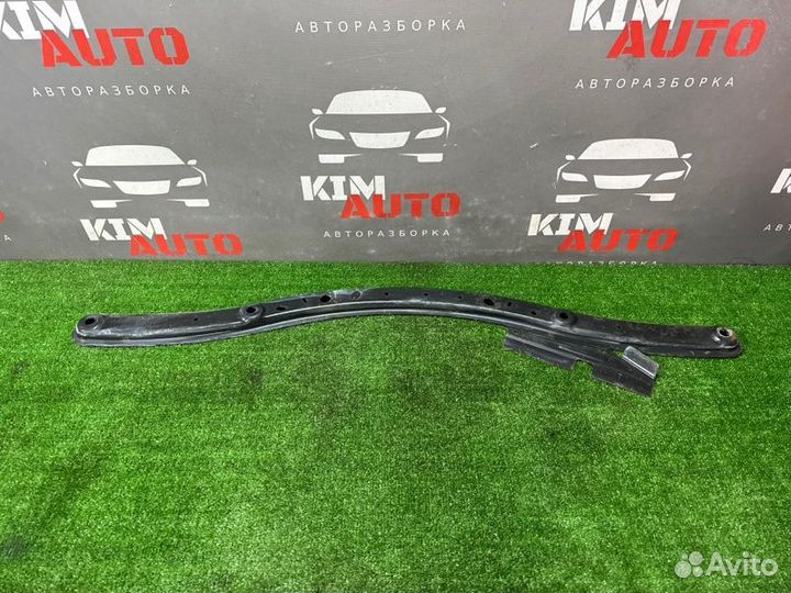 Кронштейн переднего подрамника Ford Focus 3 седан