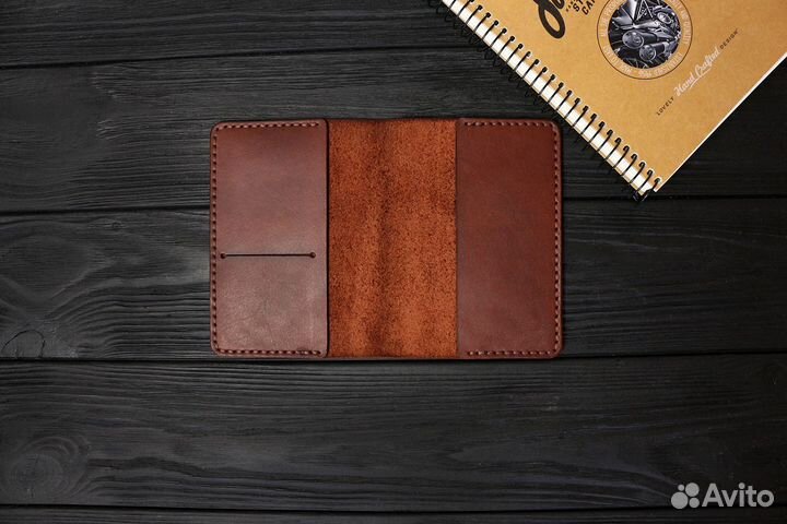 Кожаная обложка для паспорта ручной работы коньяк