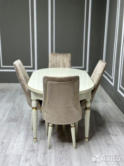 Комплект стол и стулья.Оплата при получении