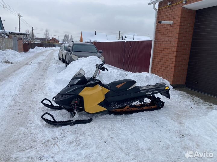 Снегоход SKI-DOO summit X 154 800R etec