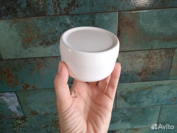 Пластиковые баночки для косметики или мелочей