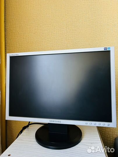 Монитор Samsung SyncMaster 923nw