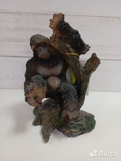 Обезьяна фигурка