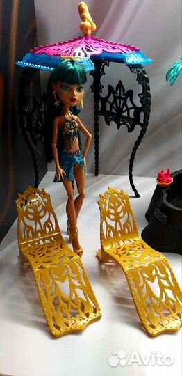 Оазис с Клео де Нил, Школа Монстер Хай