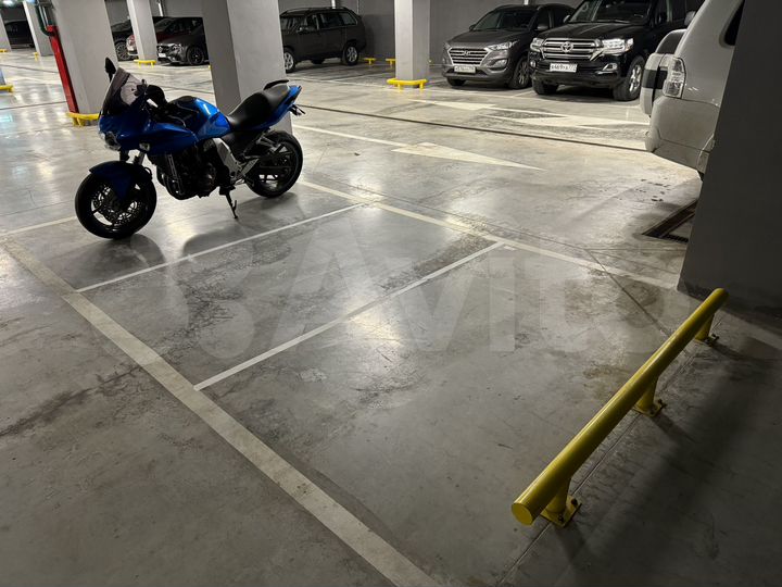 Машиноместо, 10 м²