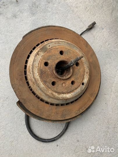 Кулак поворотный задний левый Mercedes ML W164