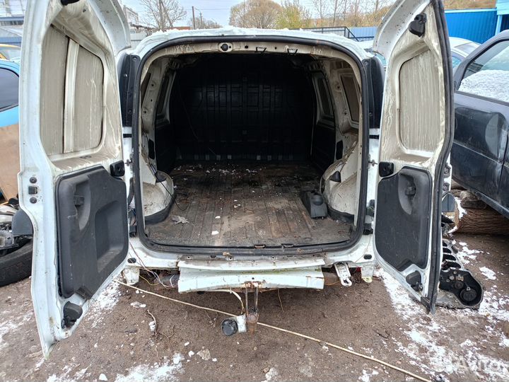 Разбор на запчасти LADA Largus