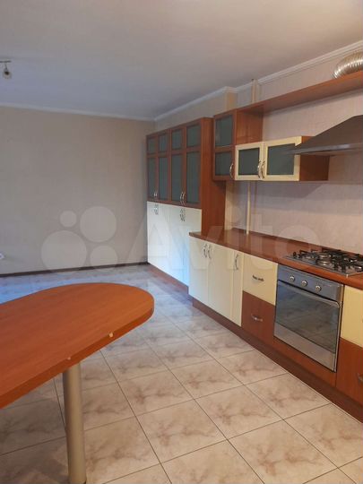 3-к. квартира, 116 м², 2/5 эт.