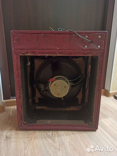 Гитарный кабинет 112