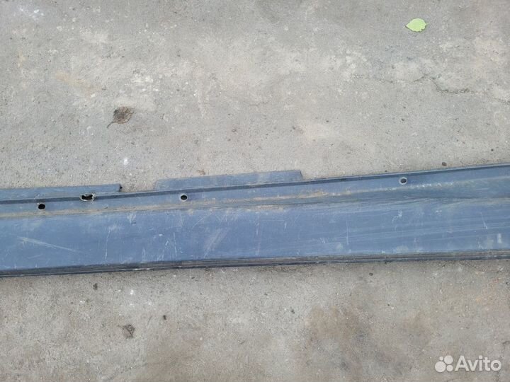 Накладка правого порога на Volvo S80