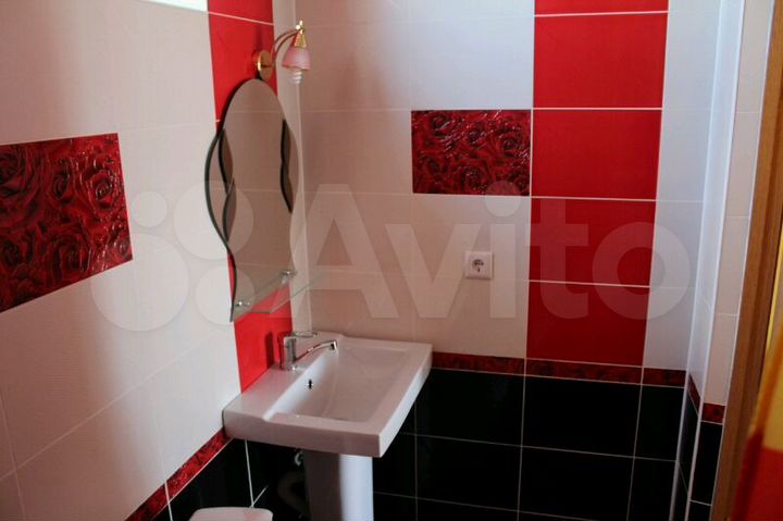 Комната 15 м² в > 9-к., 1/3 эт.